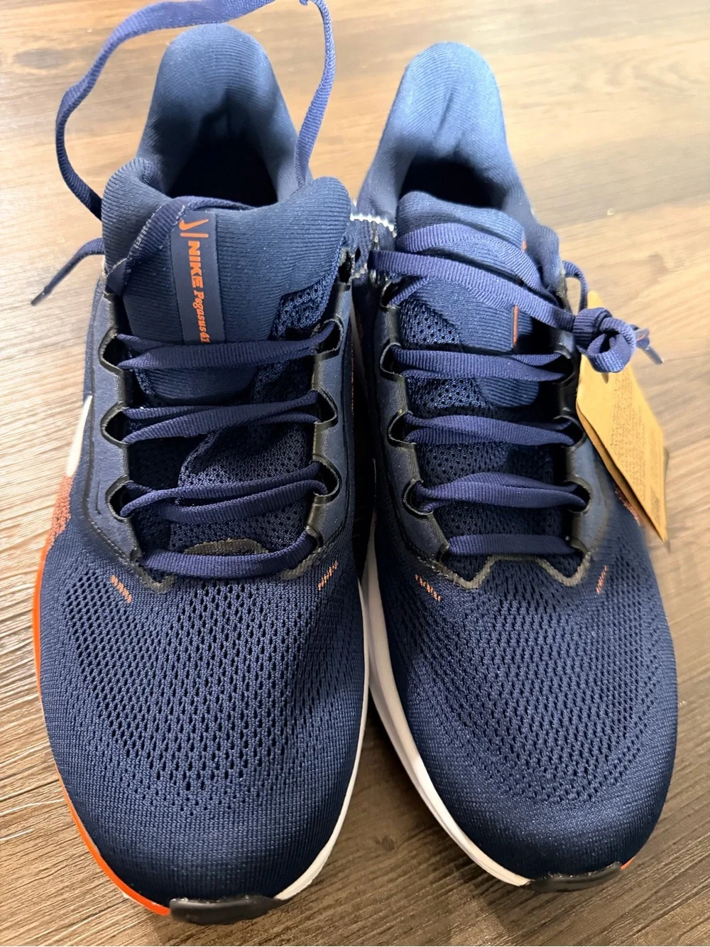 Nike Men's Dark Blue Low-Top Athletic Shoes